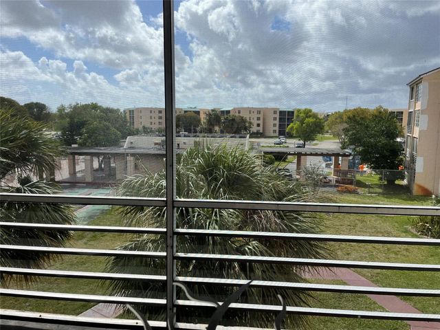 2860 Somerset Drive 311k, Lauderdale Lakes, FL 33311