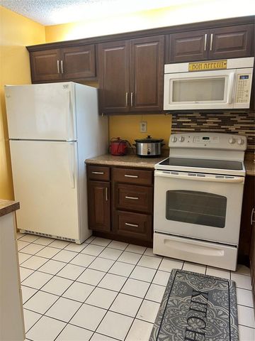 2860 Somerset Drive 311k, Lauderdale Lakes, FL 33311
