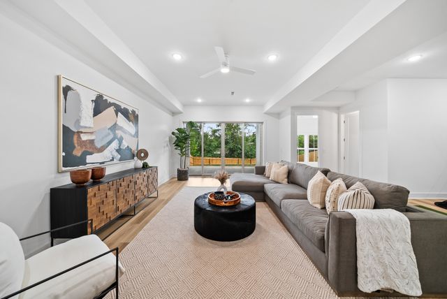 2428 Brittany Dr, Nashville, TN 37206