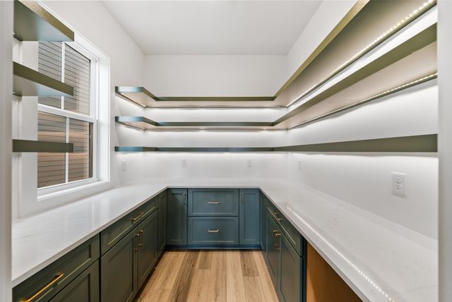 2428 Brittany Dr, Nashville, TN 37206