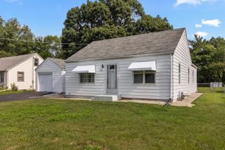 608 Wayne Drive, Machesney Park, IL 61115