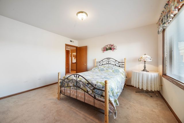 6461 W Warner Avenue 517, Chicago, IL 60634