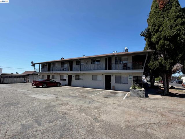 318 Dumont Ave, Hayward, CA 94544