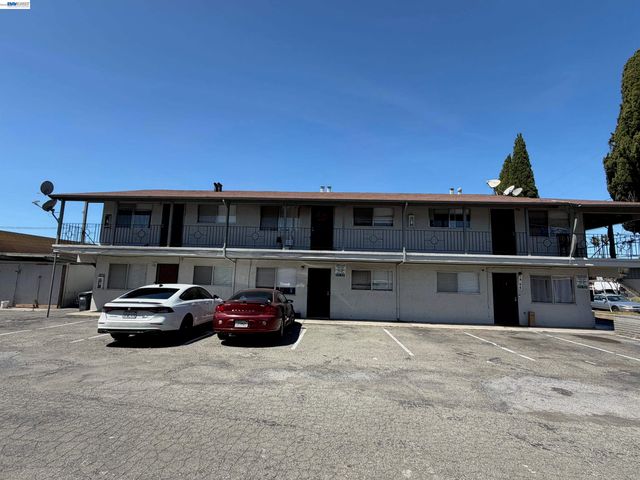 318 Dumont Ave, Hayward, CA 94544