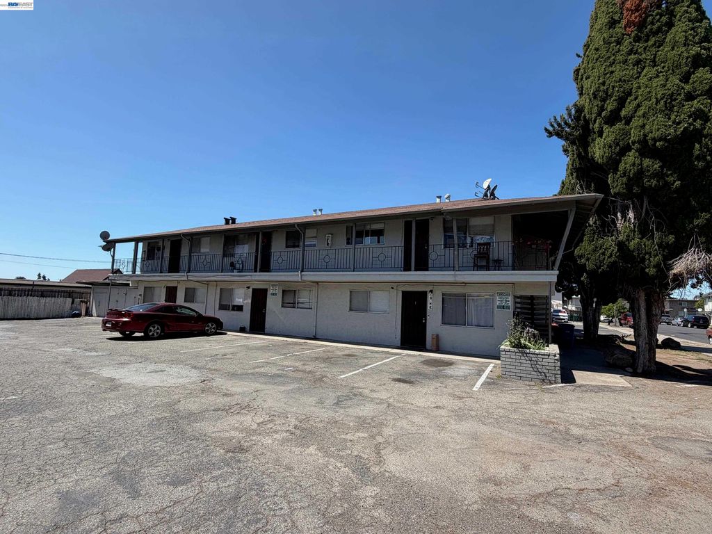 318 Dumont Ave, Hayward, CA 94544