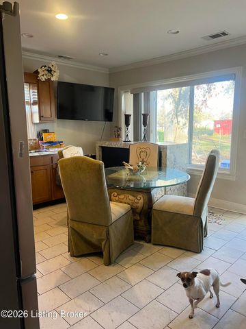 1434 Forest Dr, Louisville, KY 40219