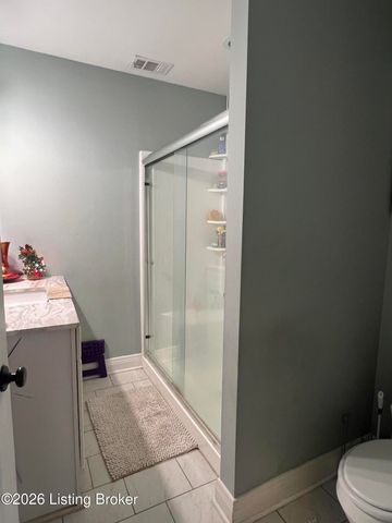 1434 Forest Dr, Louisville, KY 40219