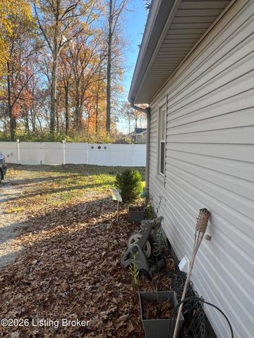 1434 Forest Dr, Louisville, KY 40219