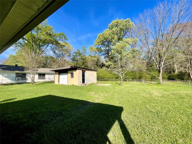 8541 Meadow Parkway Drive, Shreveport, LA 71108
