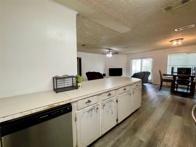 8541 Meadow Parkway Drive, Shreveport, LA 71108