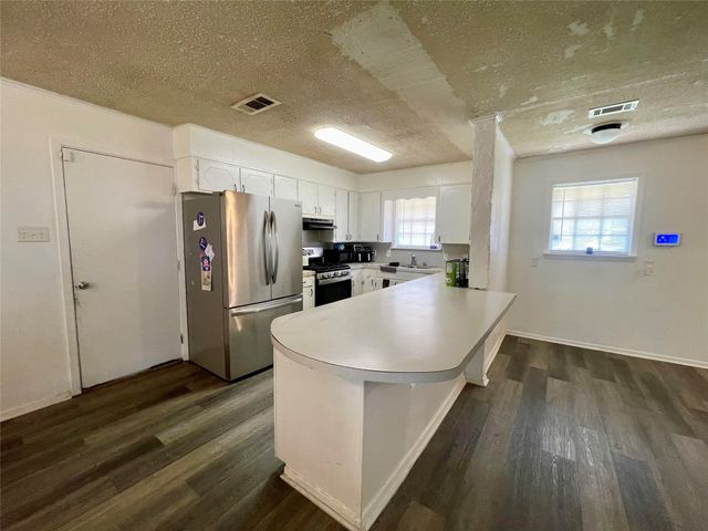 8541 Meadow Parkway Drive, Shreveport, LA 71108