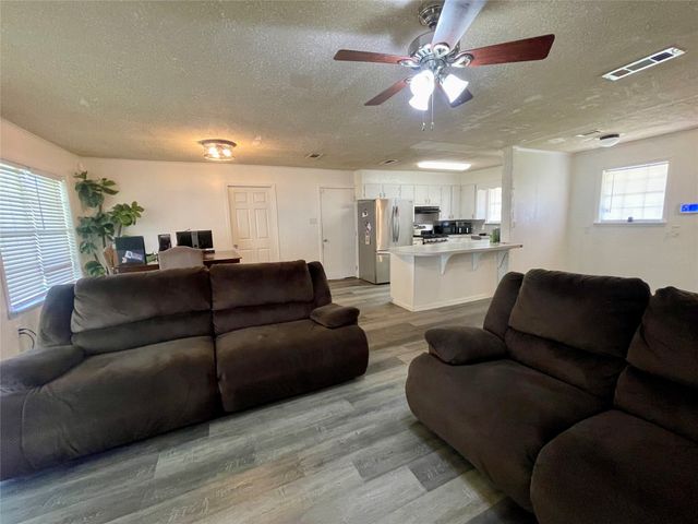 8541 Meadow Parkway Drive, Shreveport, LA 71108