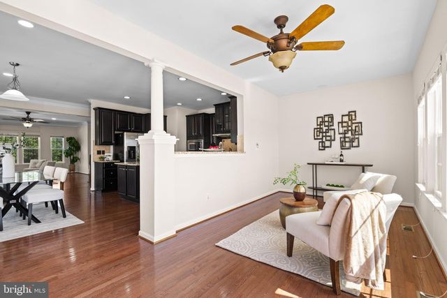 25741 CLAIRMONT MANOR SQ, Aldie, VA 20105