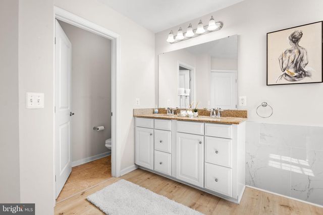 25741 CLAIRMONT MANOR SQ, Aldie, VA 20105