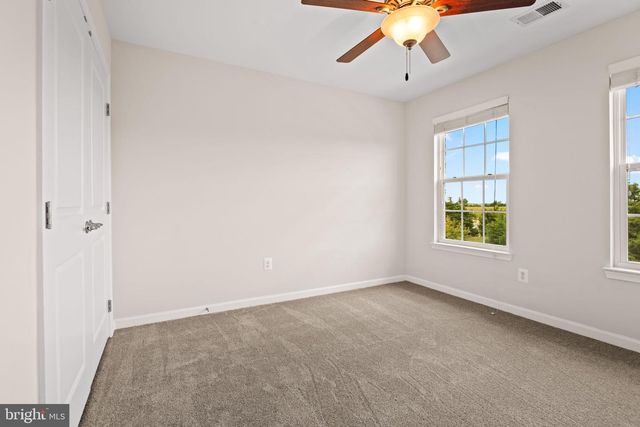 25741 CLAIRMONT MANOR SQ, Aldie, VA 20105