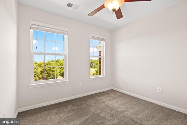 25741 CLAIRMONT MANOR SQ, Aldie, VA 20105
