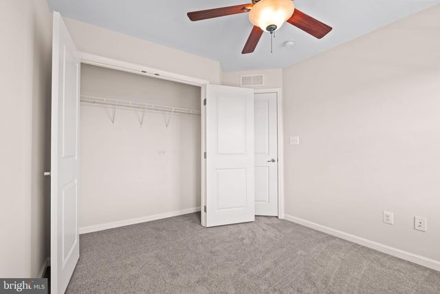 25741 CLAIRMONT MANOR SQ, Aldie, VA 20105
