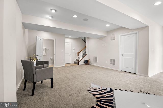 25741 CLAIRMONT MANOR SQ, Aldie, VA 20105