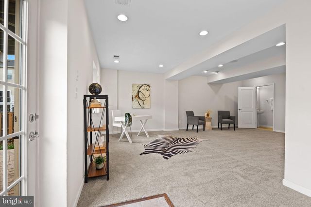 25741 CLAIRMONT MANOR SQ, Aldie, VA 20105