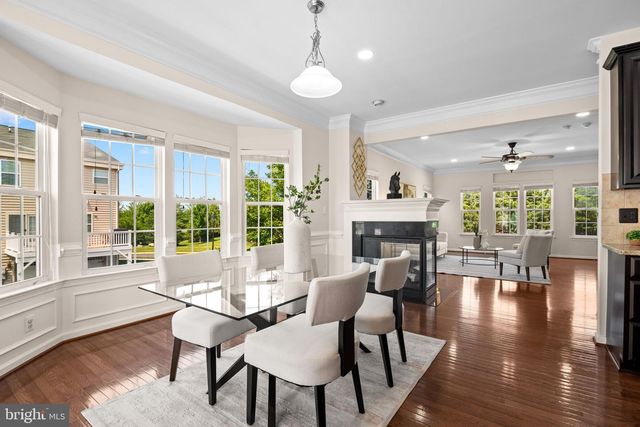 25741 CLAIRMONT MANOR SQ, Aldie, VA 20105