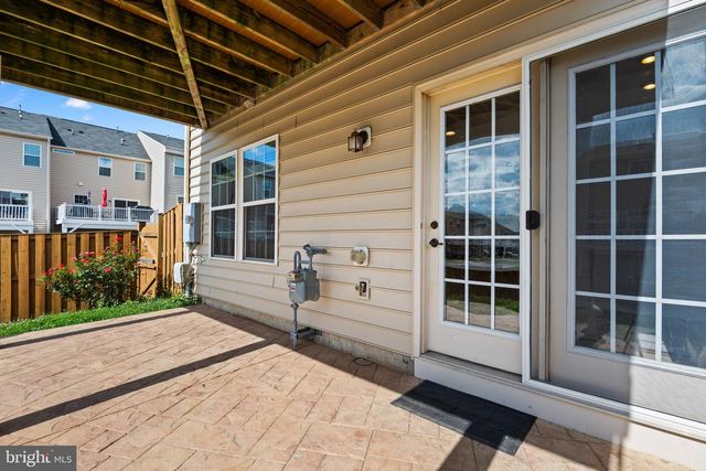 25741 CLAIRMONT MANOR SQ, Aldie, VA 20105