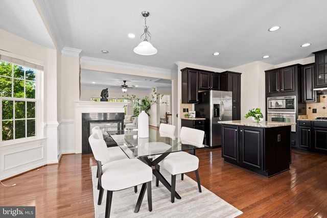 25741 CLAIRMONT MANOR SQ, Aldie, VA 20105