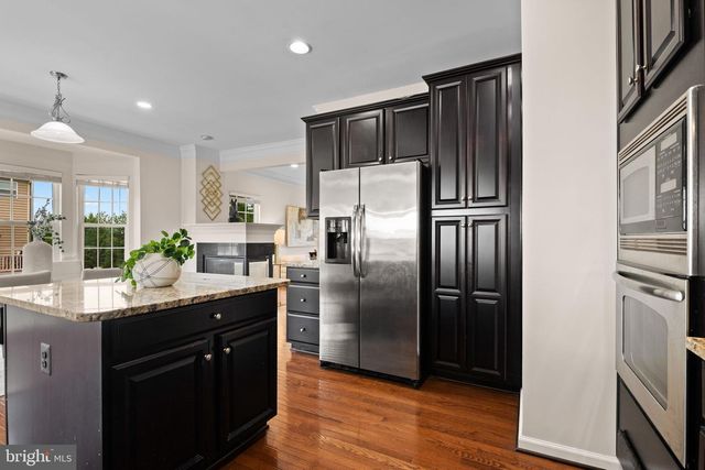 25741 CLAIRMONT MANOR SQ, Aldie, VA 20105