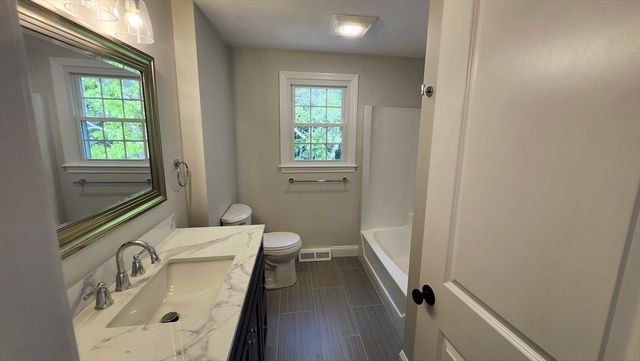 10 Mcclellan Dr, Plymouth, MA 02360