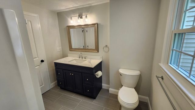 10 Mcclellan Dr, Plymouth, MA 02360