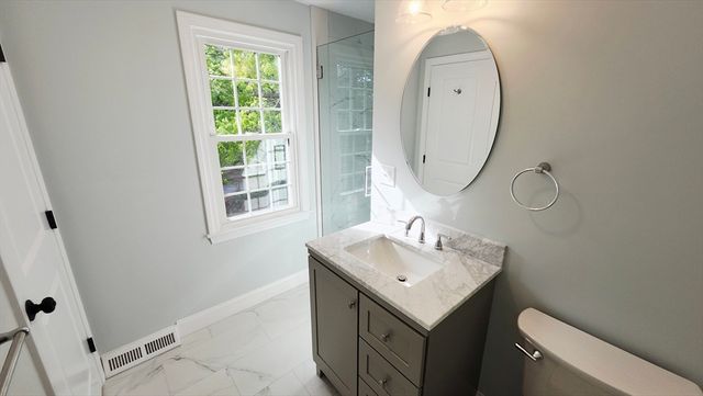 10 Mcclellan Dr, Plymouth, MA 02360