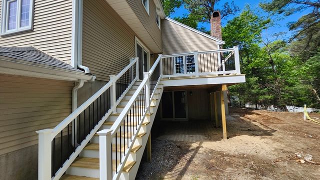 10 Mcclellan Dr, Plymouth, MA 02360