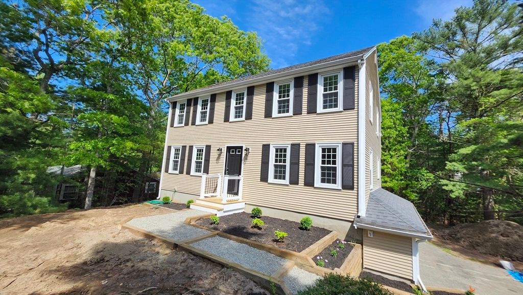 10 Mcclellan Dr, Plymouth, MA 02360
