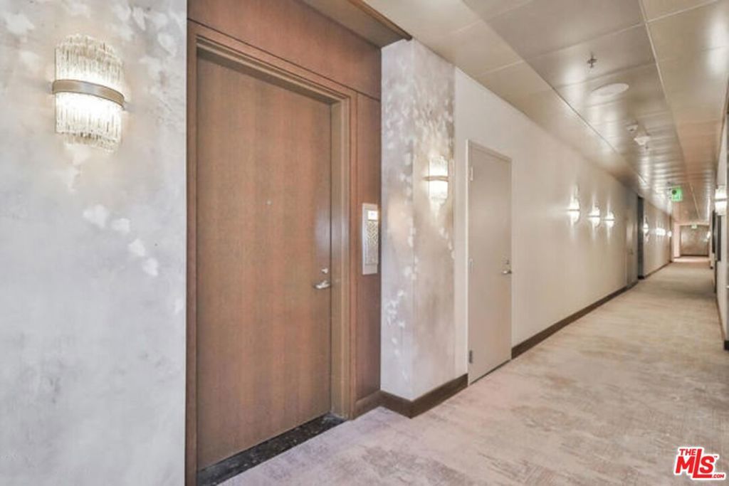 900 W Olympic Boulevard 34D, Los Angeles, CA 90015 — photo 5