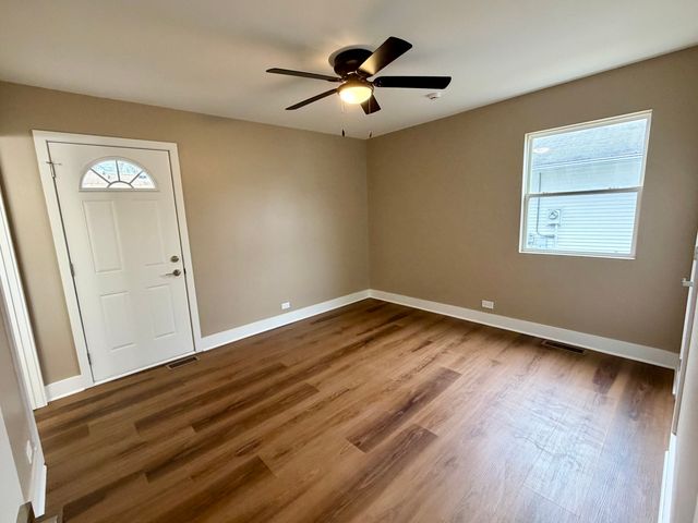 54 Brantwood Avenue, Elk Grove Village, IL 60007