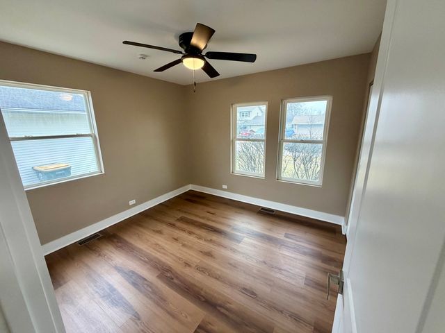 54 Brantwood Avenue, Elk Grove Village, IL 60007