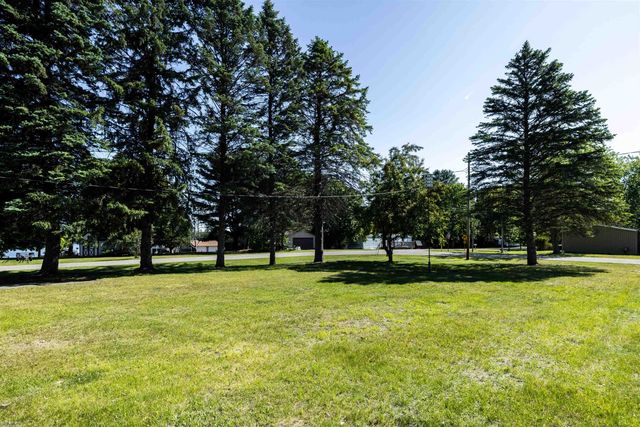 10388 Hunters Trail, Lake, MI 48632