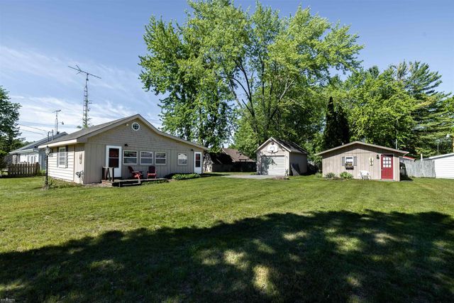 10388 Hunters Trail, Lake, MI 48632