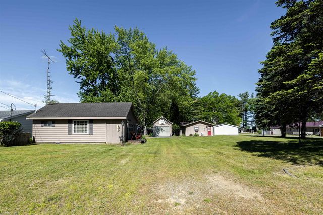 10388 Hunters Trail, Lake, MI 48632