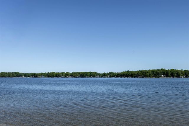 10388 Hunters Trail, Lake, MI 48632