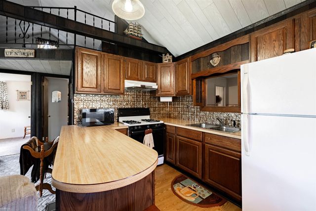 10388 Hunters Trail, Lake, MI 48632