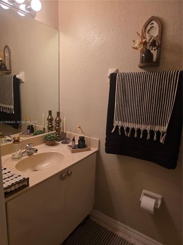 7701 W 36th Ave 3, Hialeah, FL 33018