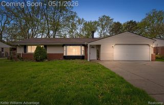 2479 IVANHOE Drive, West Bloomfield Charter Township, MI 48324
