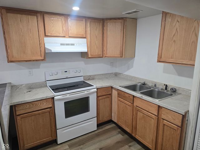 3059 S Lockburn Street, Indianapolis, IN 46221