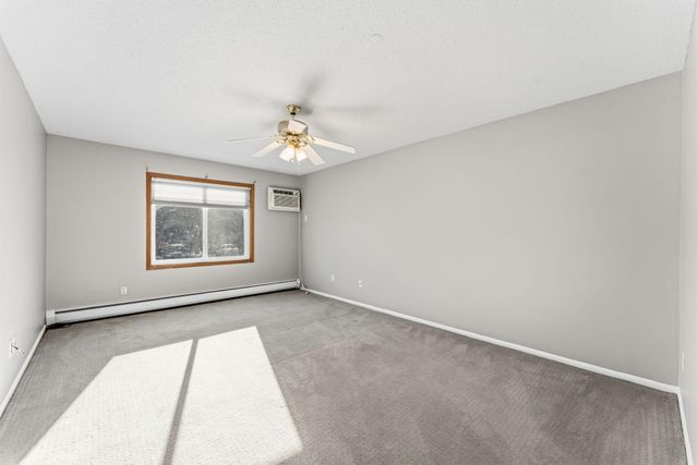 10311 Cedar Lake Road 103, Minnetonka, MN 55305