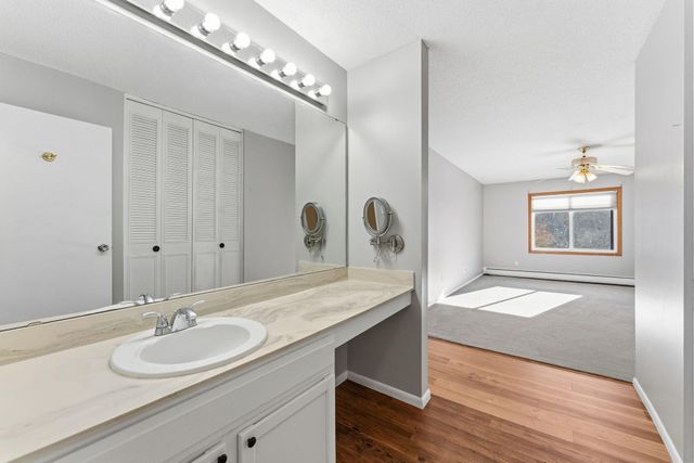 10311 Cedar Lake Road 103, Minnetonka, MN 55305