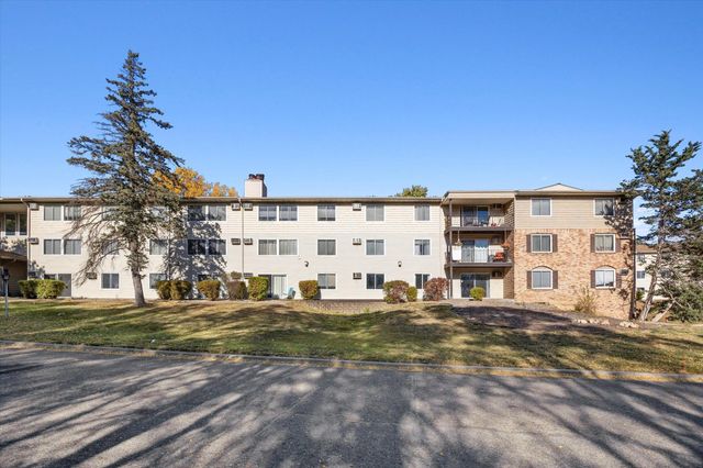 10311 Cedar Lake Road 103, Minnetonka, MN 55305