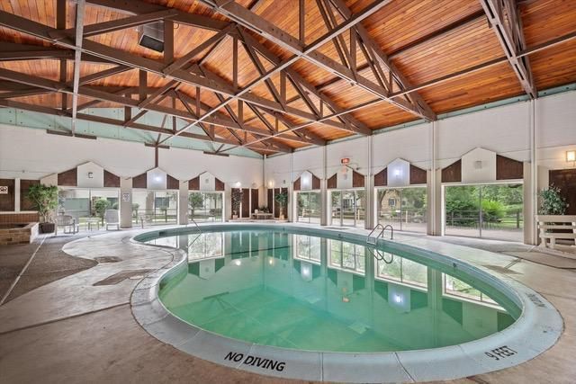 10311 Cedar Lake Road 103, Minnetonka, MN 55305