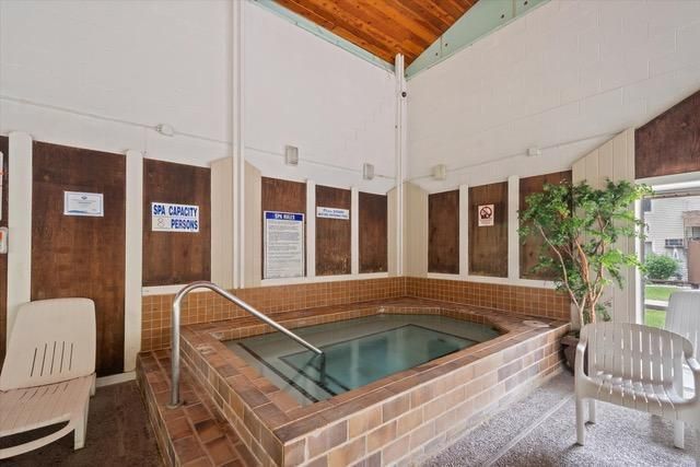 10311 Cedar Lake Road 103, Minnetonka, MN 55305