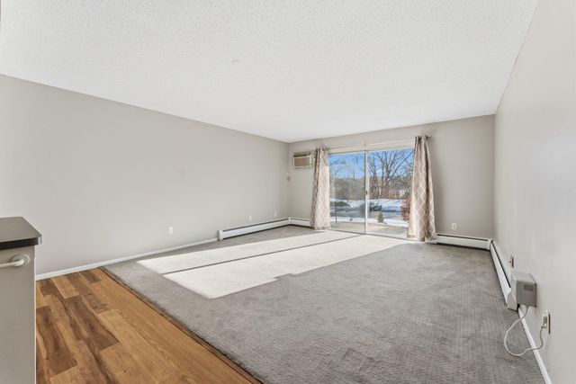 10311 Cedar Lake Road 103, Minnetonka, MN 55305