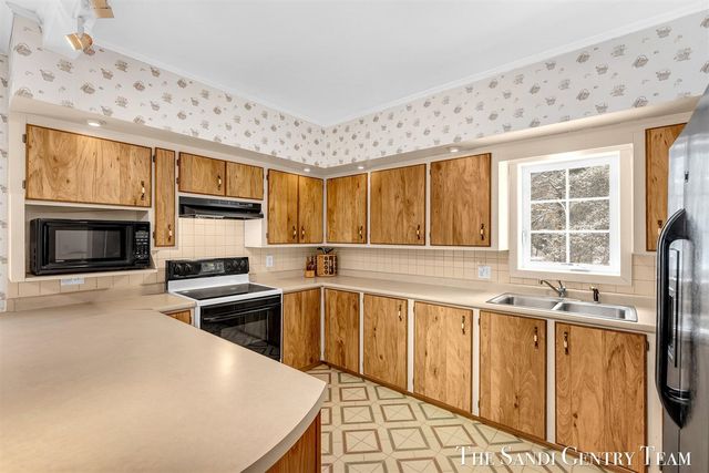 12893 112th Avenue, Grand Haven, MI 49417